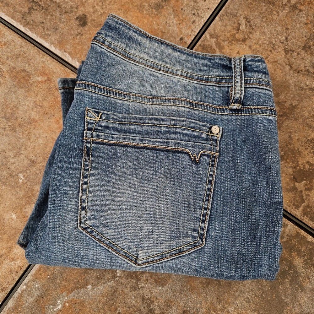 Wallflower Women's Blue Wash Bootcut Jeans Size 12 Medium Wash Stretch Denim